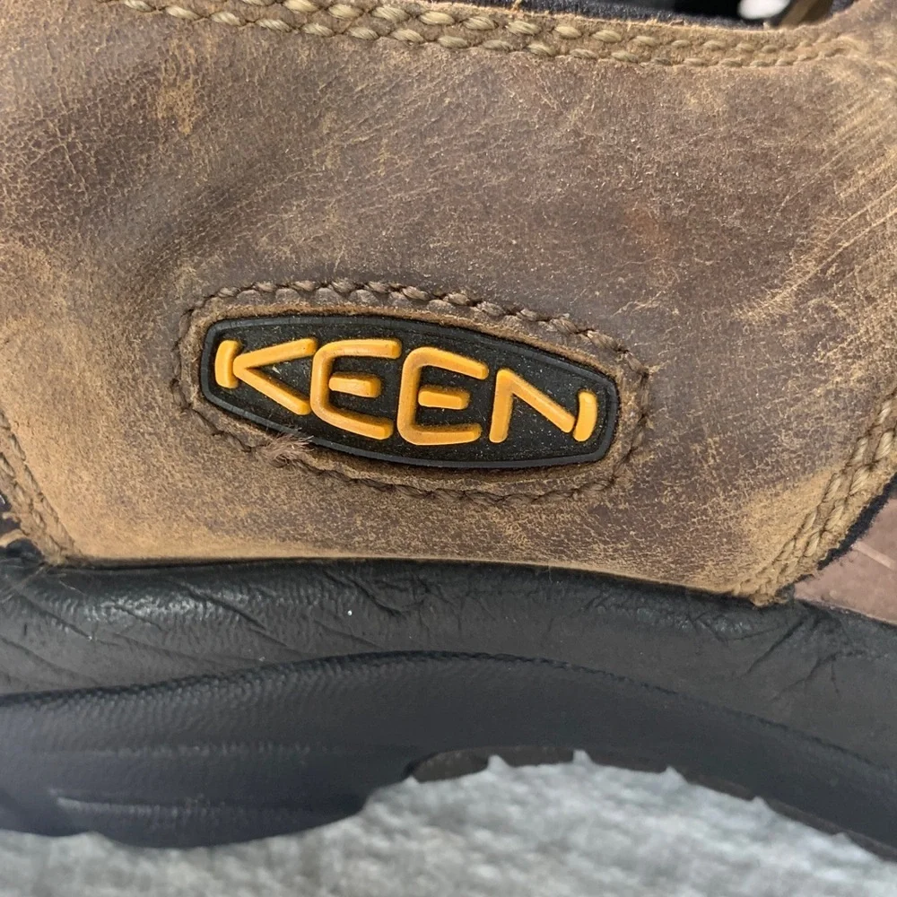 Keen Newport leather sandal size 11.5